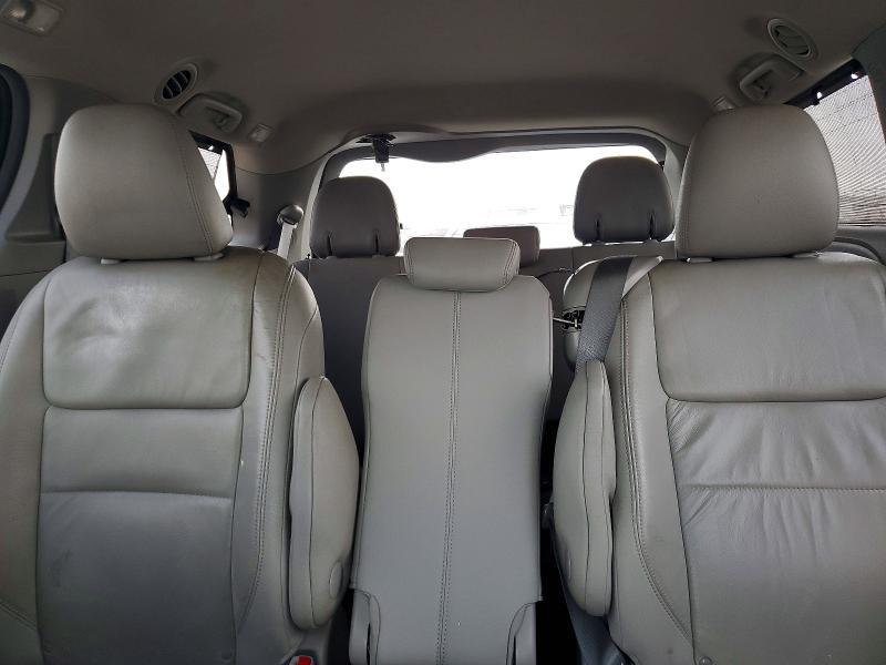 2016 Toyota Sienna xle Premium 8-passenger
