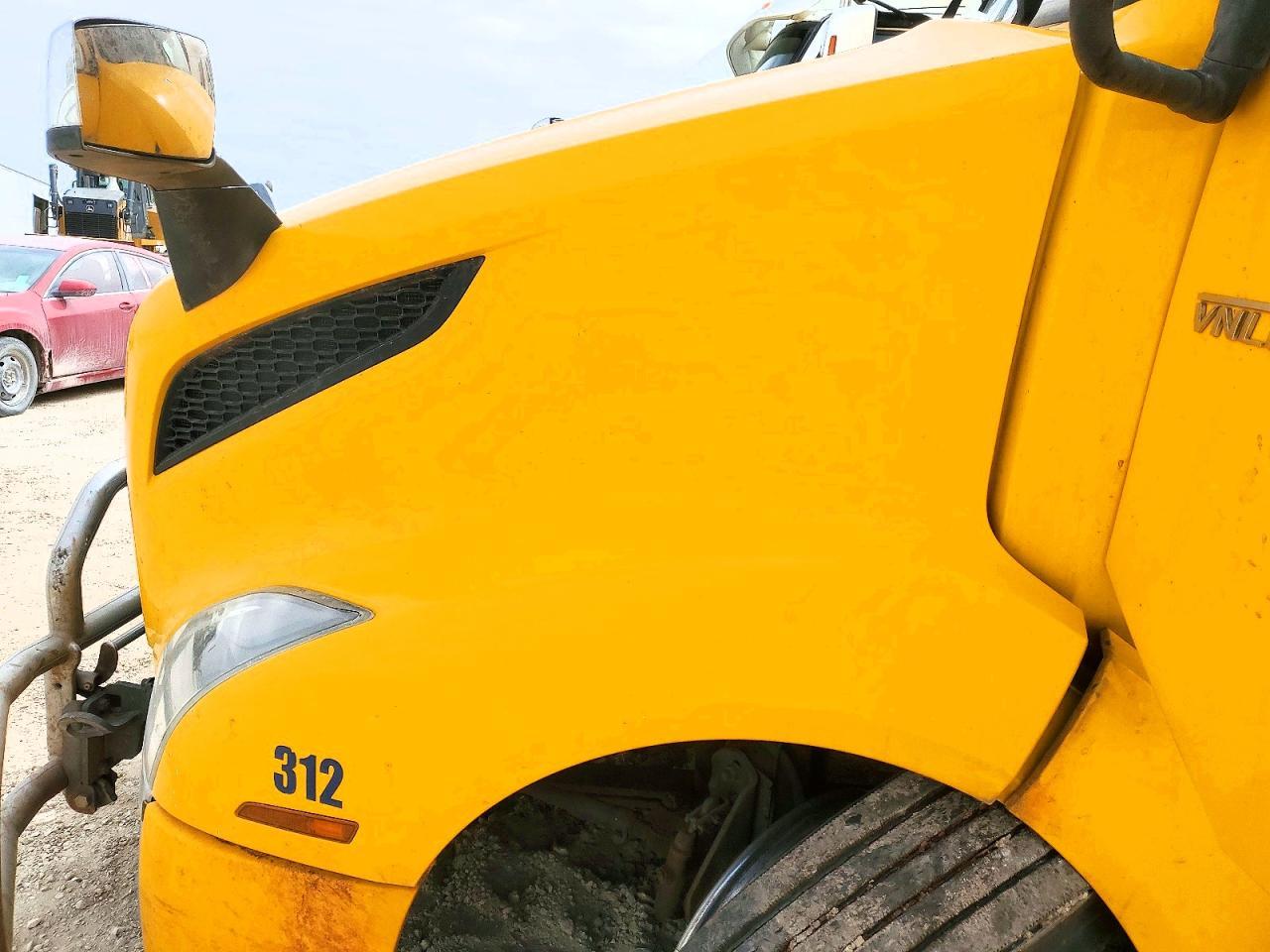 2020 Volv O VNL Semi Truck