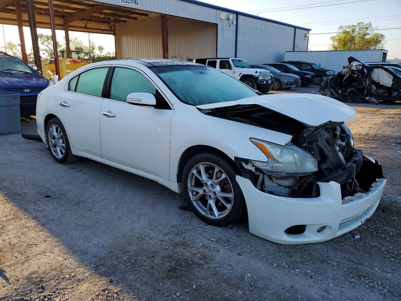 2013 Niss Maxima 3.5 s