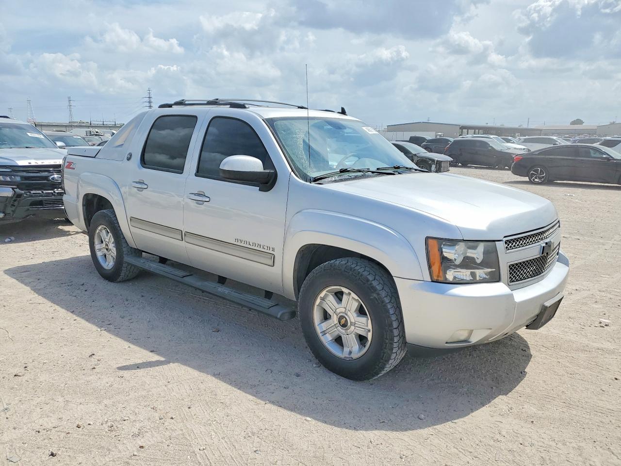 2013 Chevrolet Avalanche lt