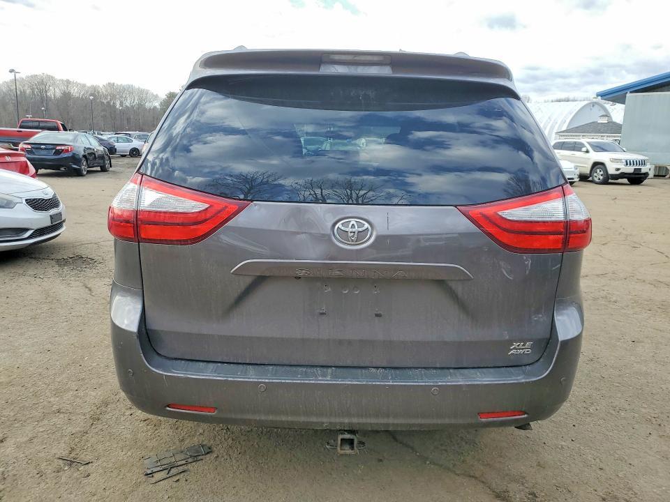 2015 Toyota Sienna xle Premium 7-passenger