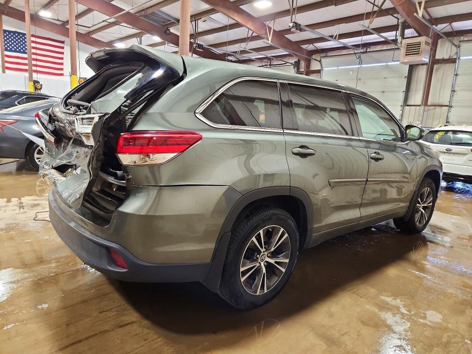 2017 Toyota Highlander le