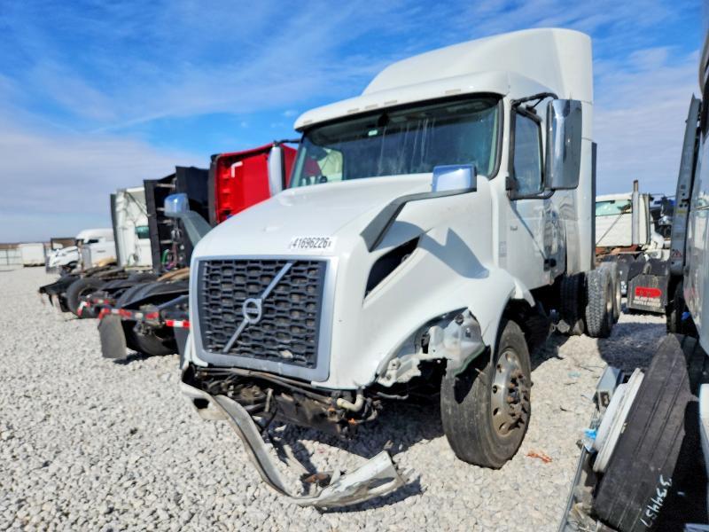 2021 Volv O VNR Semi Truck