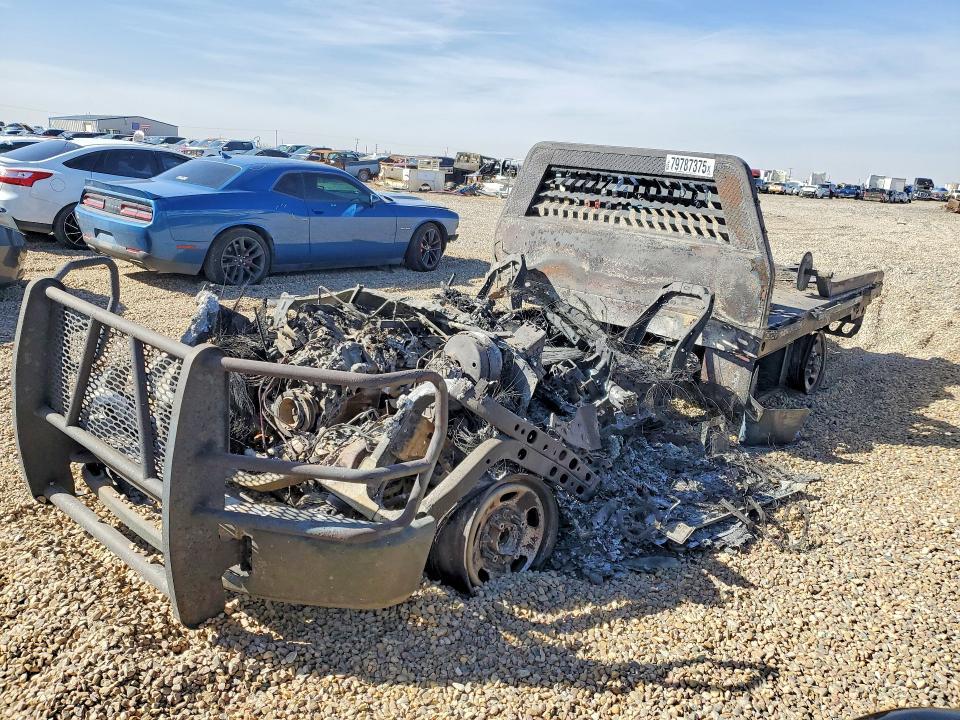 2022 Ford F350 Super Duty Flatbed Truck