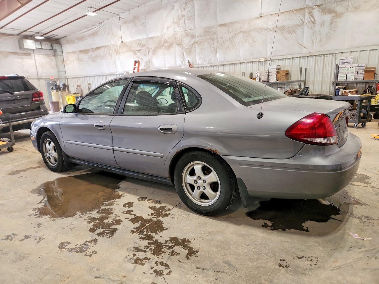 2006 Ford Taurus se