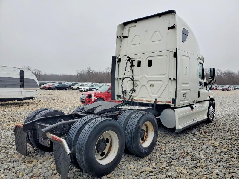 2013 Freigliner Cascadia 125