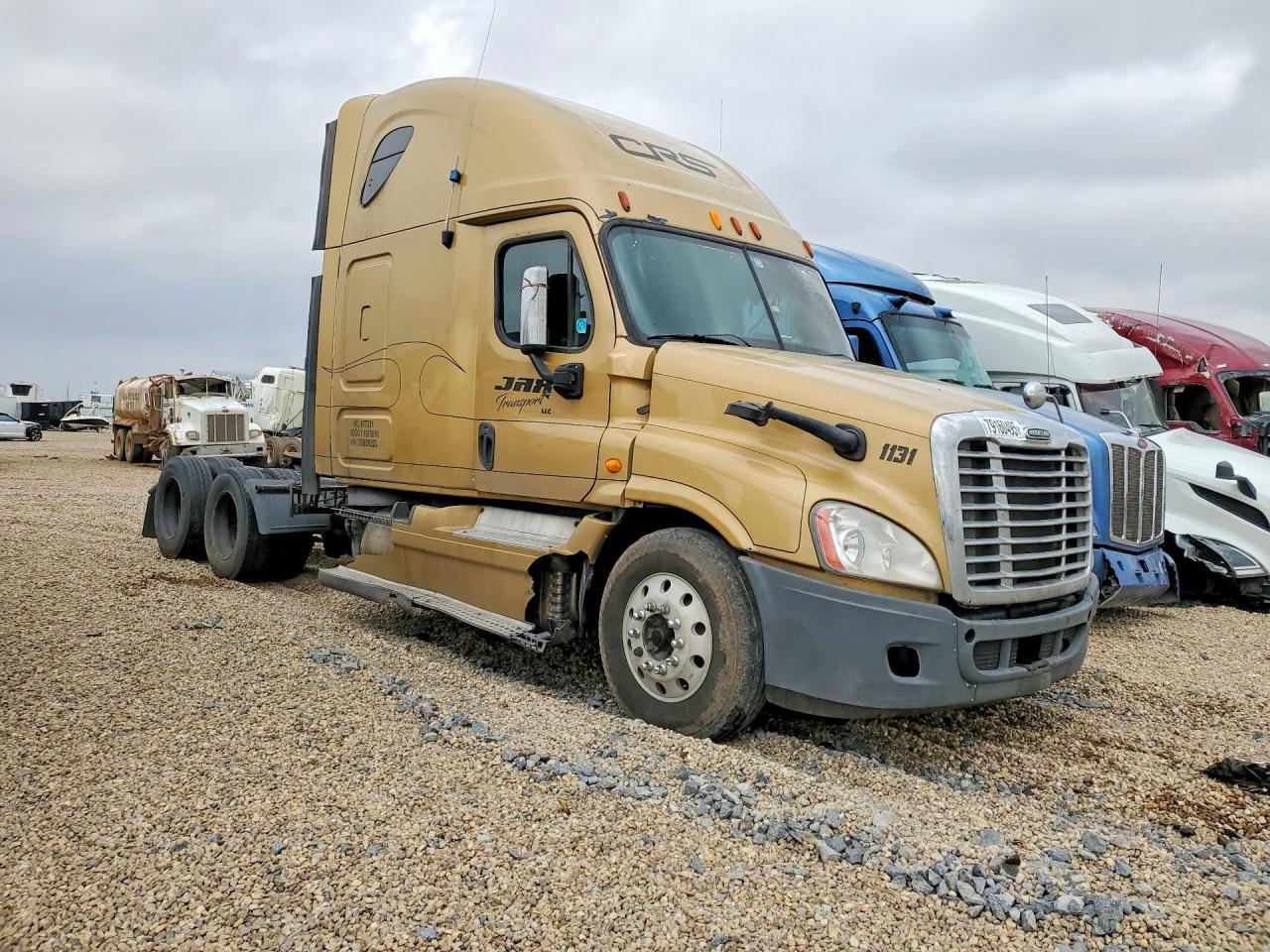 2013 Freigliner 2013 Freightliner Cascadia Semi Truck