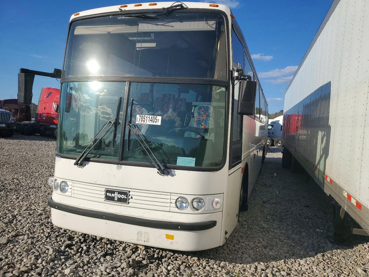 2000 Van Hool T900