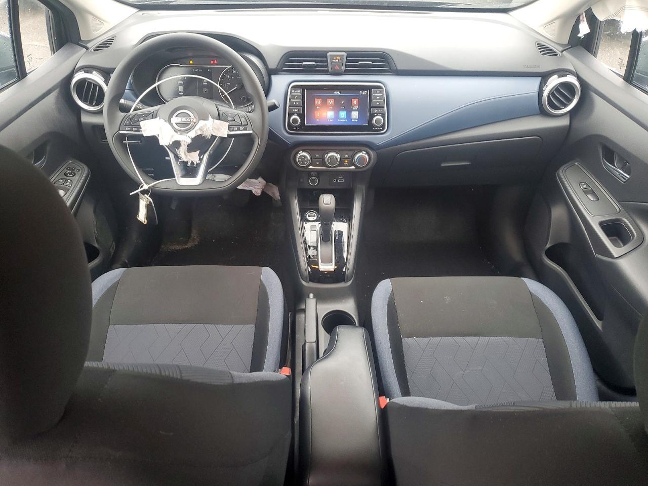 2025 Nissan Versa sv