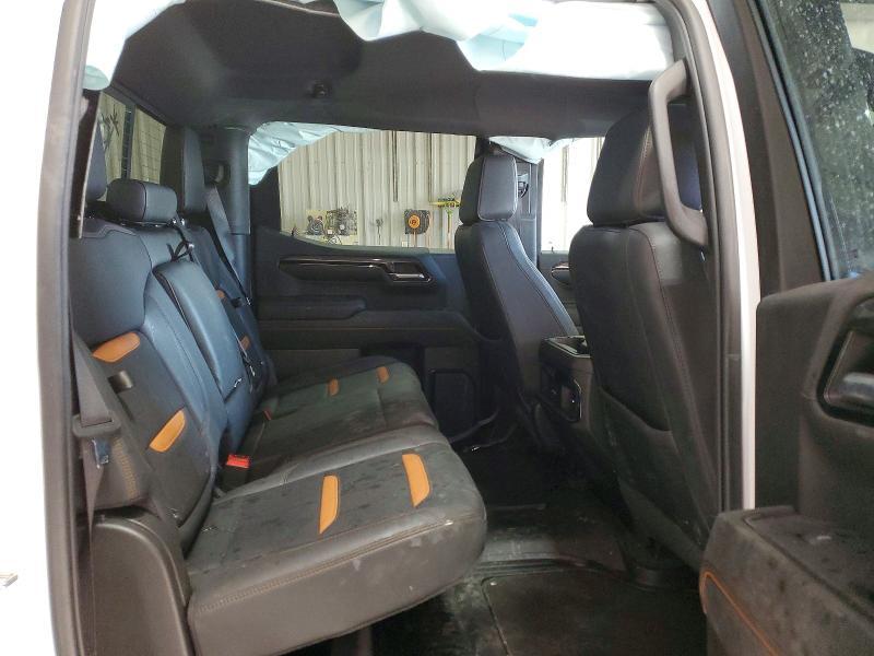 2023 GMC Sierra K1500 AT4