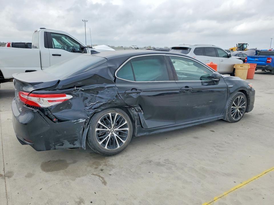 2020 Toyota Camry Hybrid se