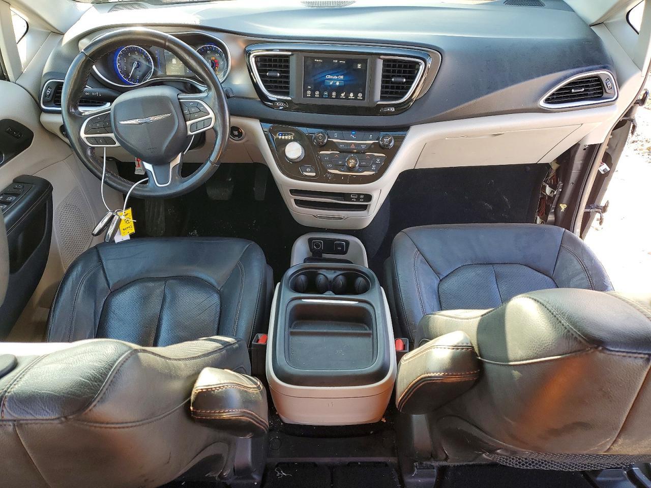 2020 Chrysler Pacifica Touring l