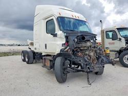 Salvage trucks for sale at Clewiston, FL auction: 2020 Freigliner 2020 Freightliner Cascadia 116 Semi Truck