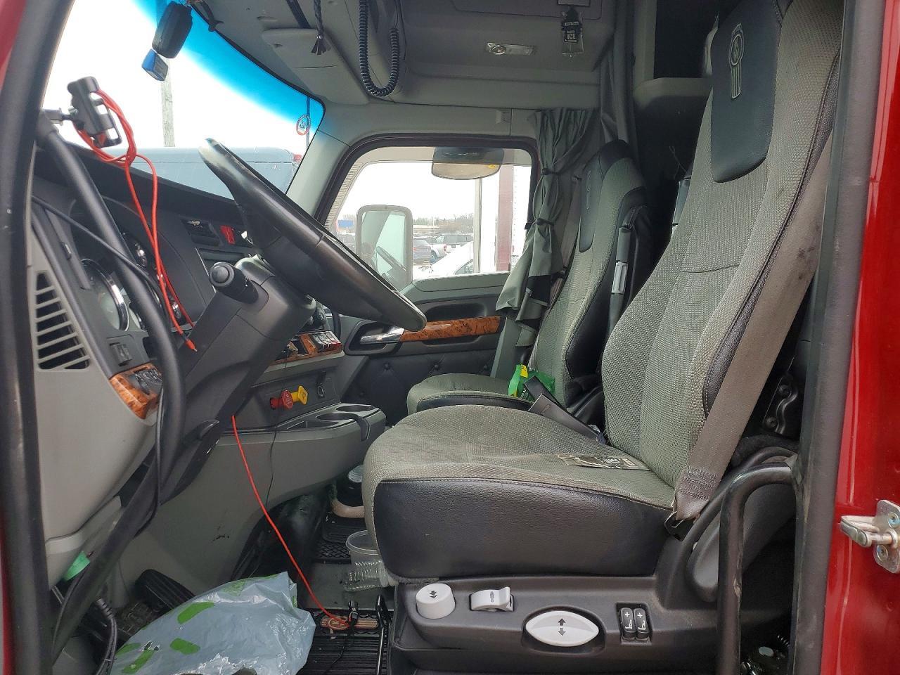 2020 Kenworth Construction T680