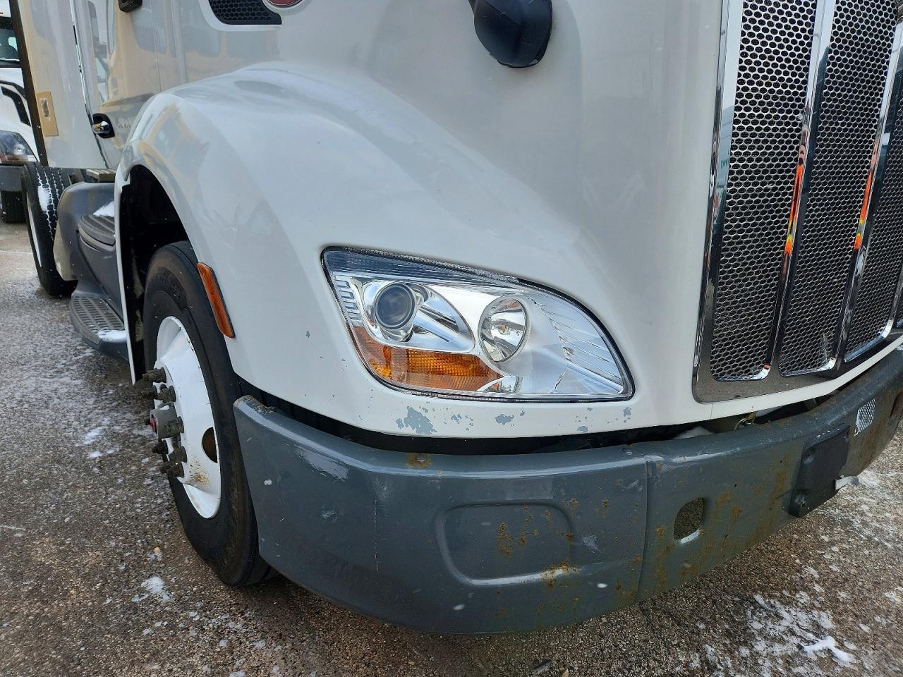 2017 Peterbilt 579 Semi Truck