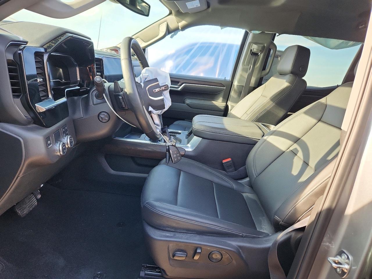 2025 GMC Sierra C1500 SLT