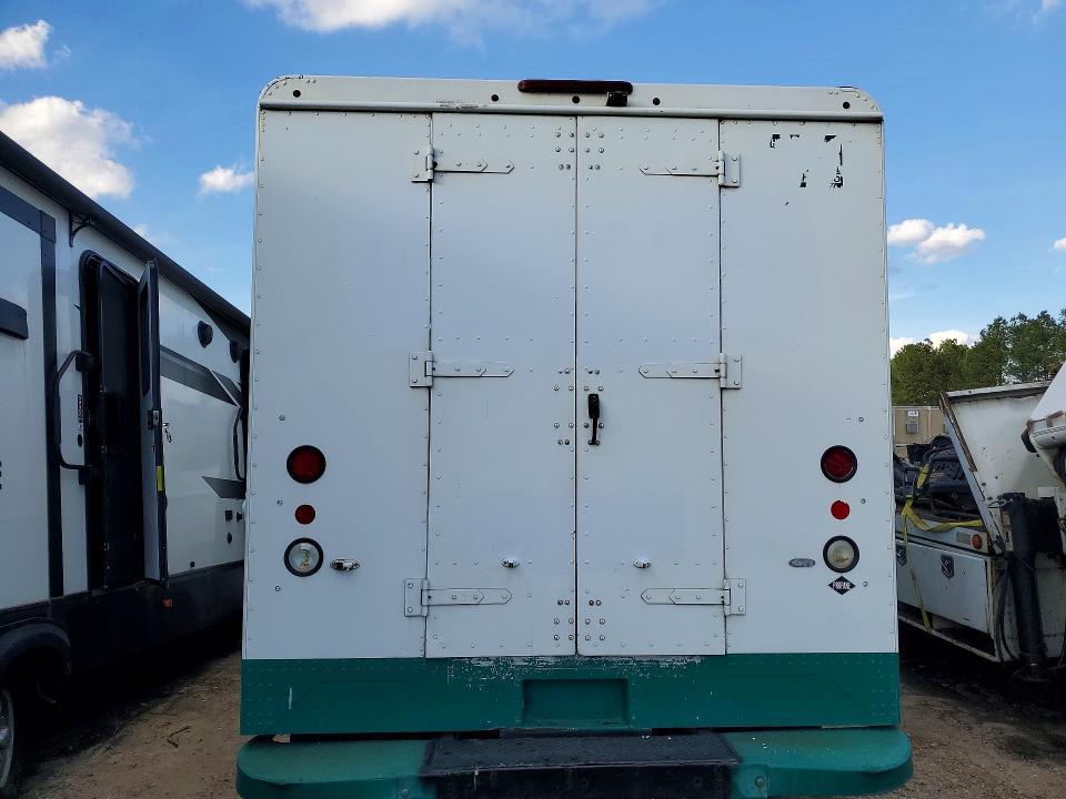 2016 Freightliner MT45G Chassis Delivery Truck