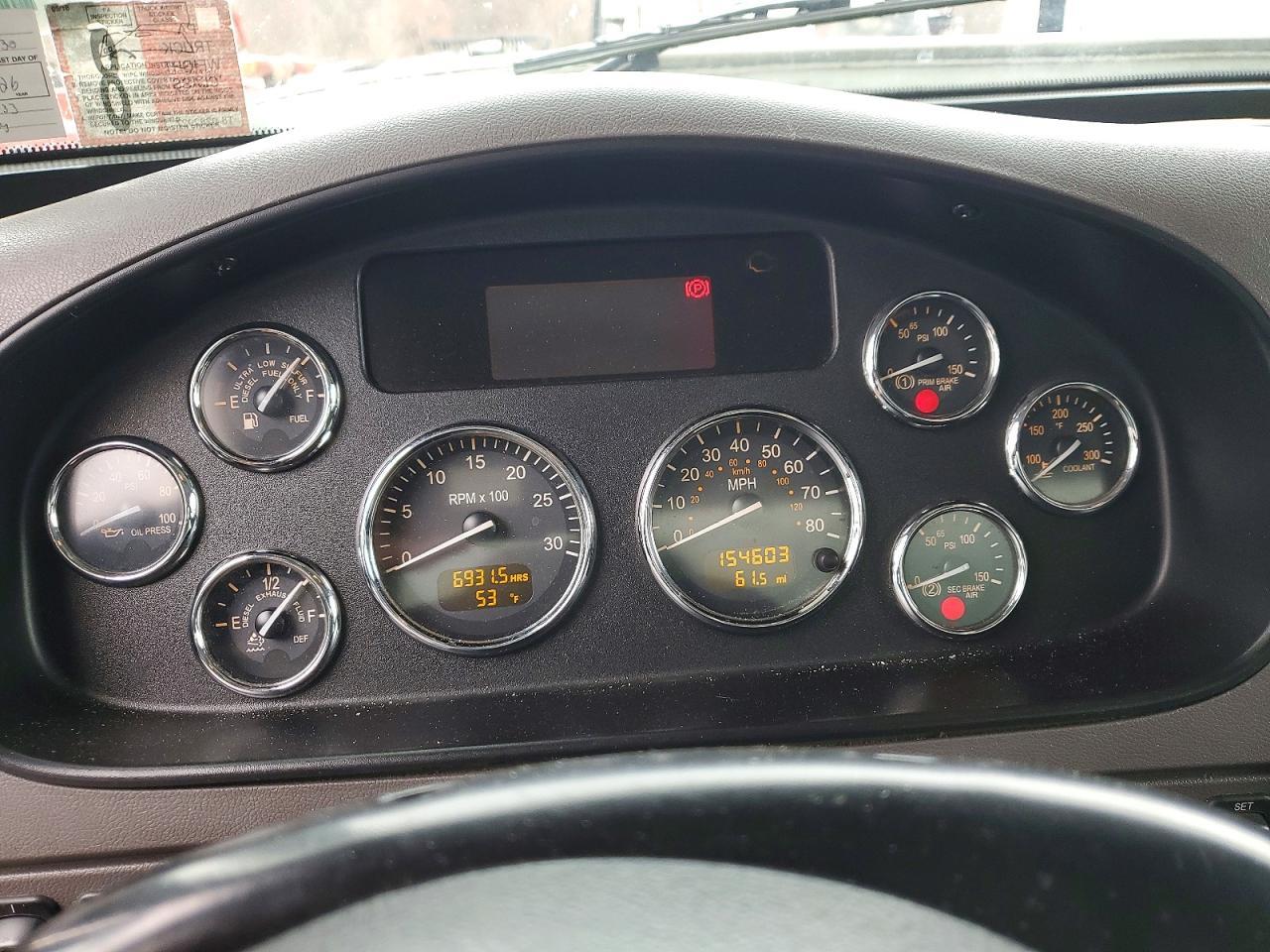 2022 Peterbilt 2022  337-BOX Truck