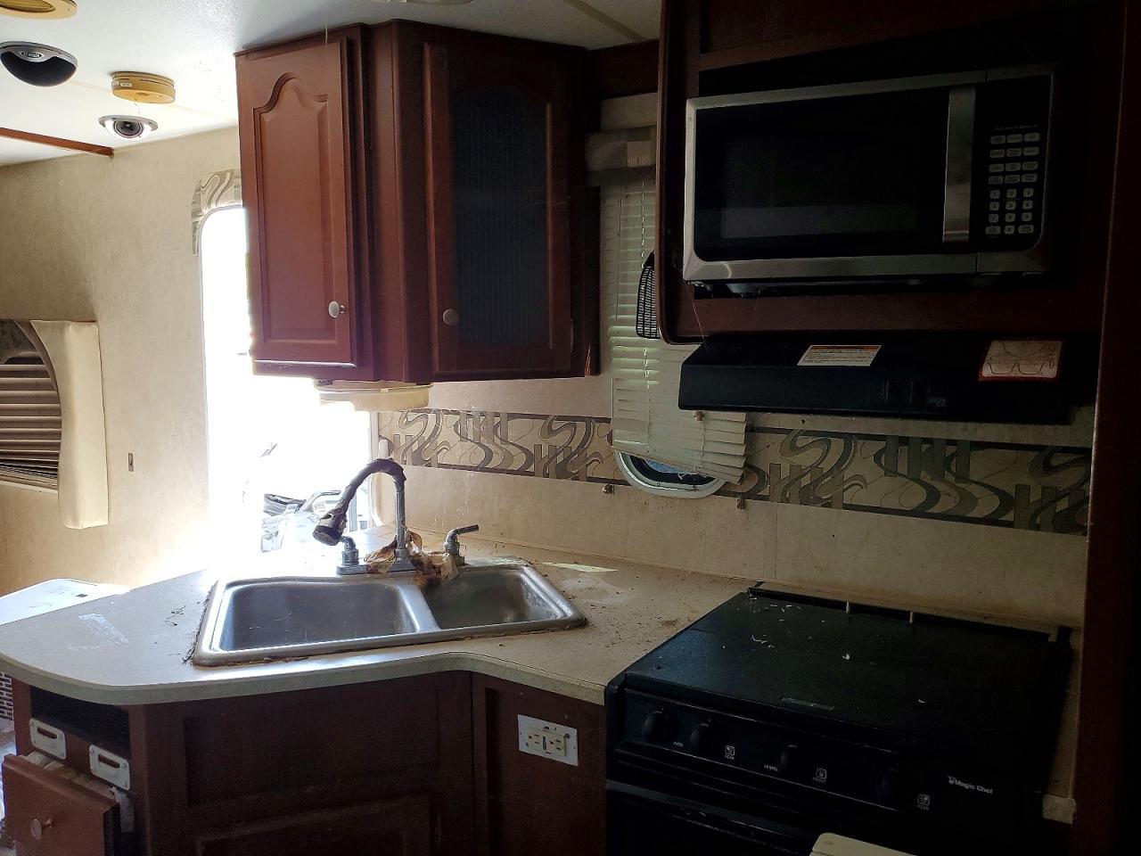 2008 Fleetwood Prowler Camper