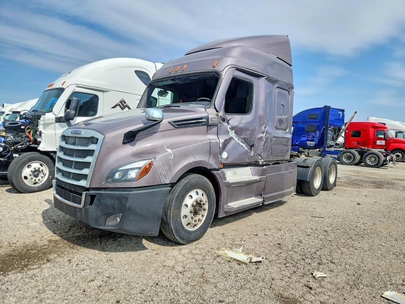 2020 Freigliner 2020 Freightliner Cascadia 126 Semi Truck