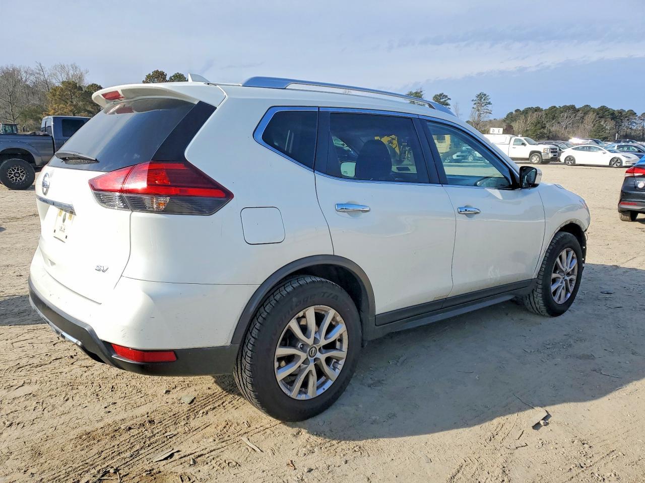 2017 Nissan Rogue sv