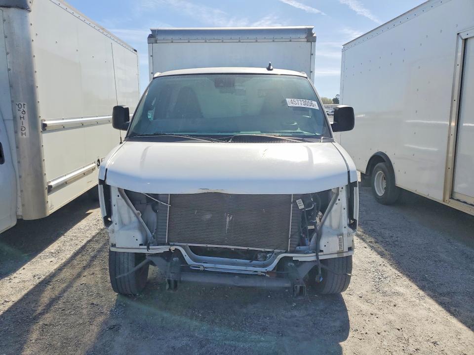 2024 GMC Savana BOX Truck