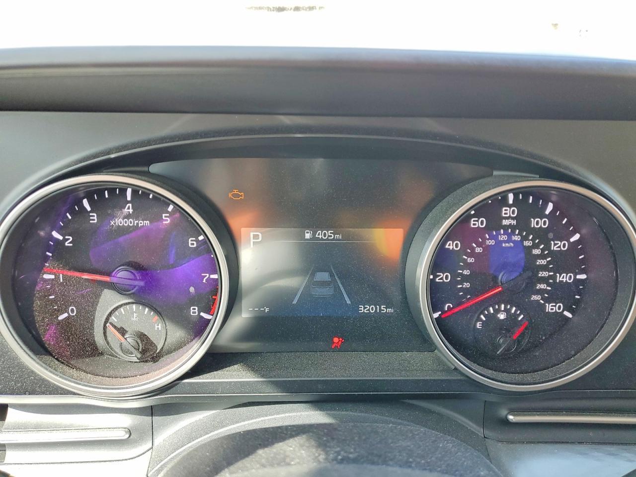 2023 KIA Carnival lx