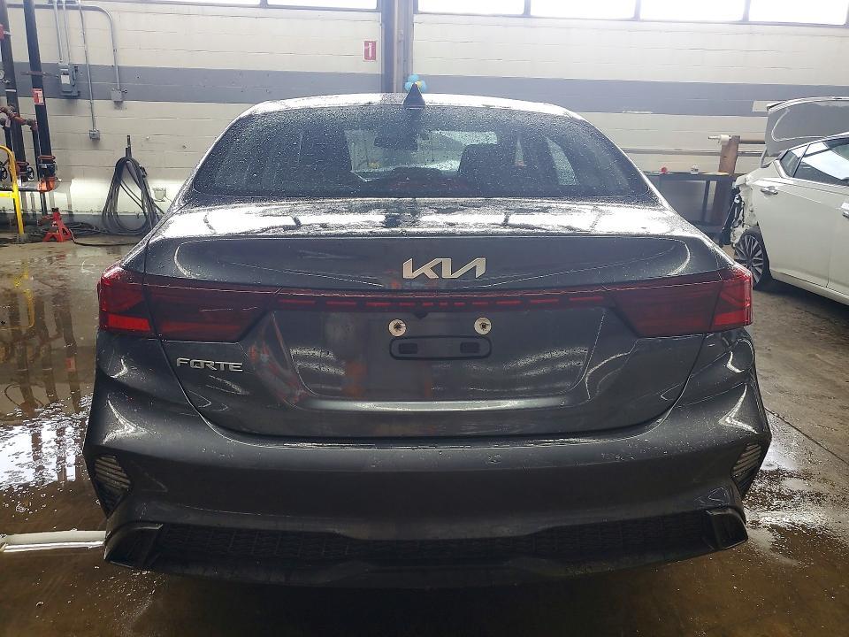 2023 KIA Forte lxs