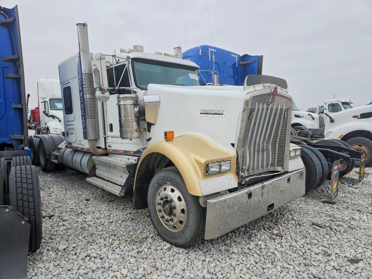 2008 Kenworth W900 Semi Truck