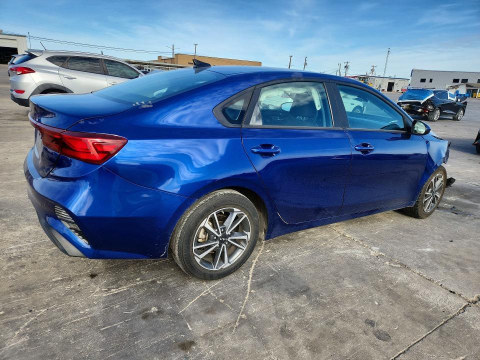 2023 KIA Forte lxs