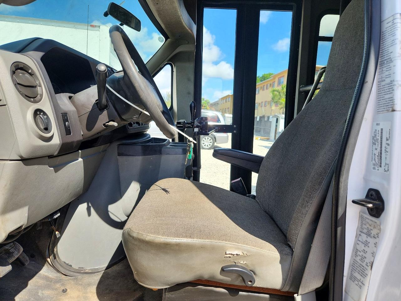 2011 Ford Econoline-Shuttle Bus