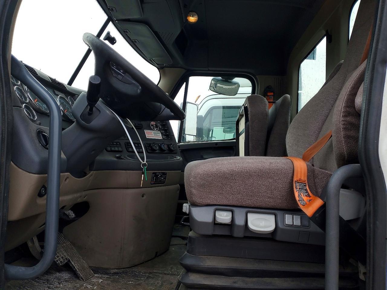2018 Freightliner Cascadia 113 Semi Truck