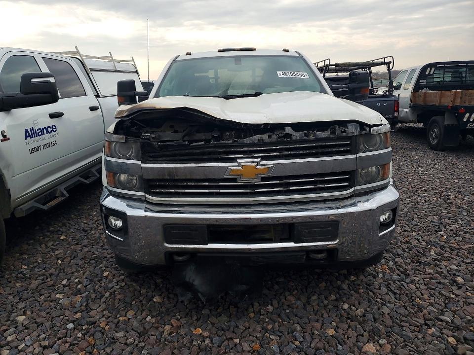 2015 Chev Rolet Silverado 3500 Flatbed Truck