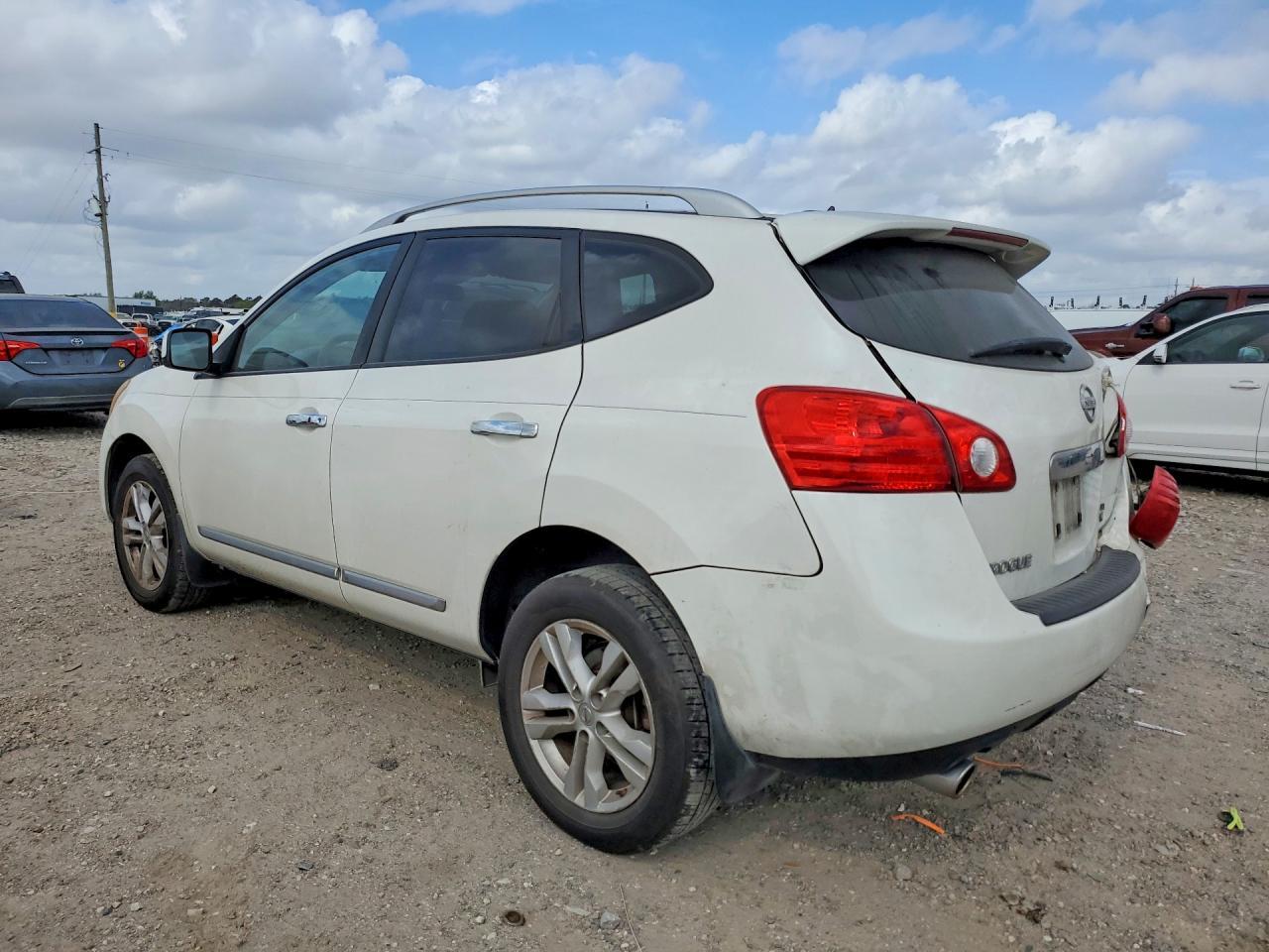 2012 Nissan Rogue s