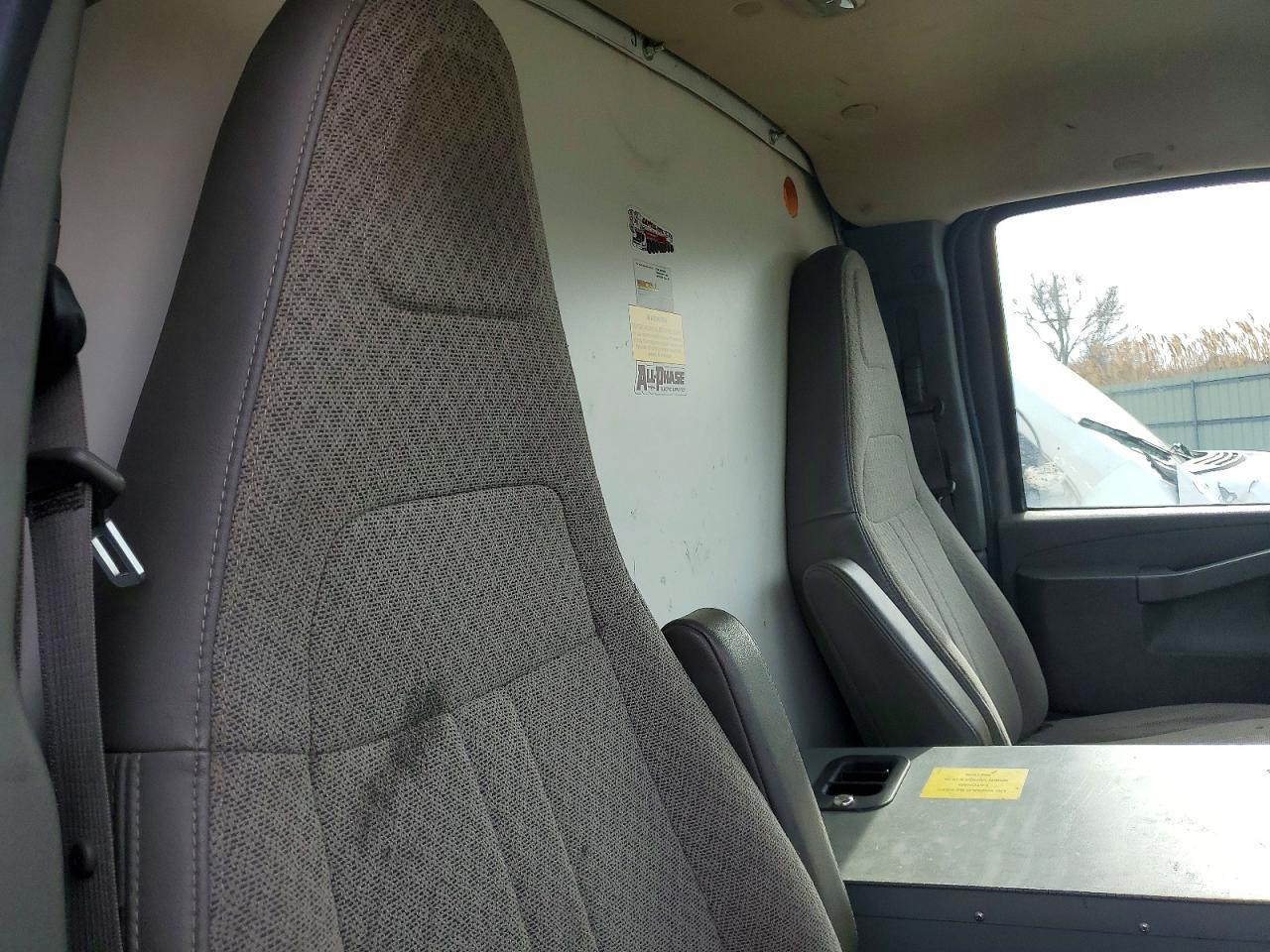 2017 Chevrolet Express Delivery Truck