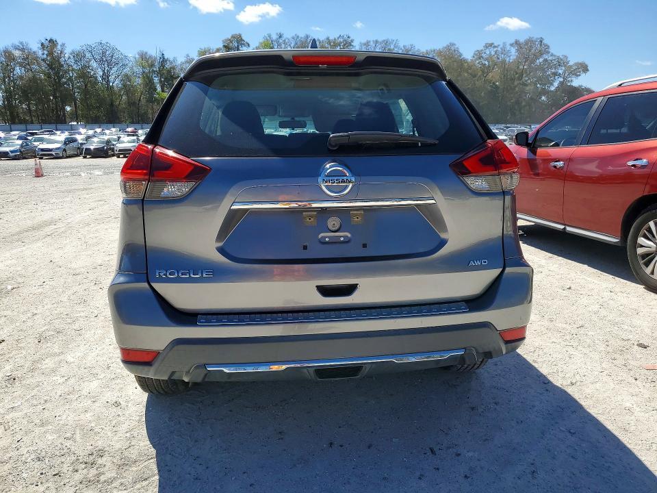 2018 Nissan Rogue s