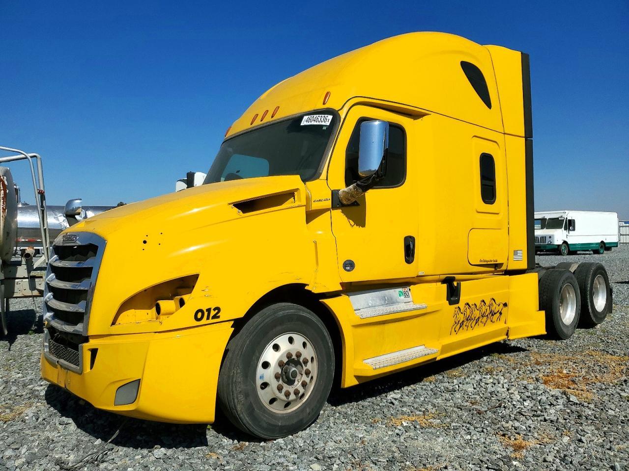 2019 Freigliner 2019 Freightliner Cascadia 126 Semi Truck