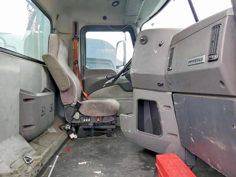 2017 Mack CX612 Semi Truck