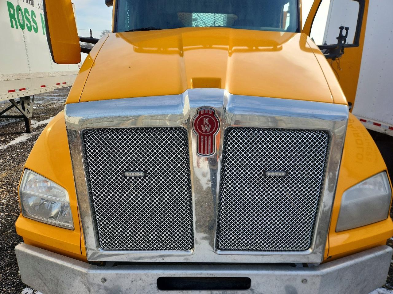 2019 Kenworth T880 Truck Cab AND Chassis