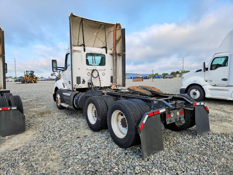 2017 Kenworth T680 Semi Truck