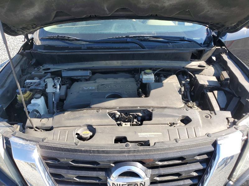 2017 Nissan Pathfinder sl