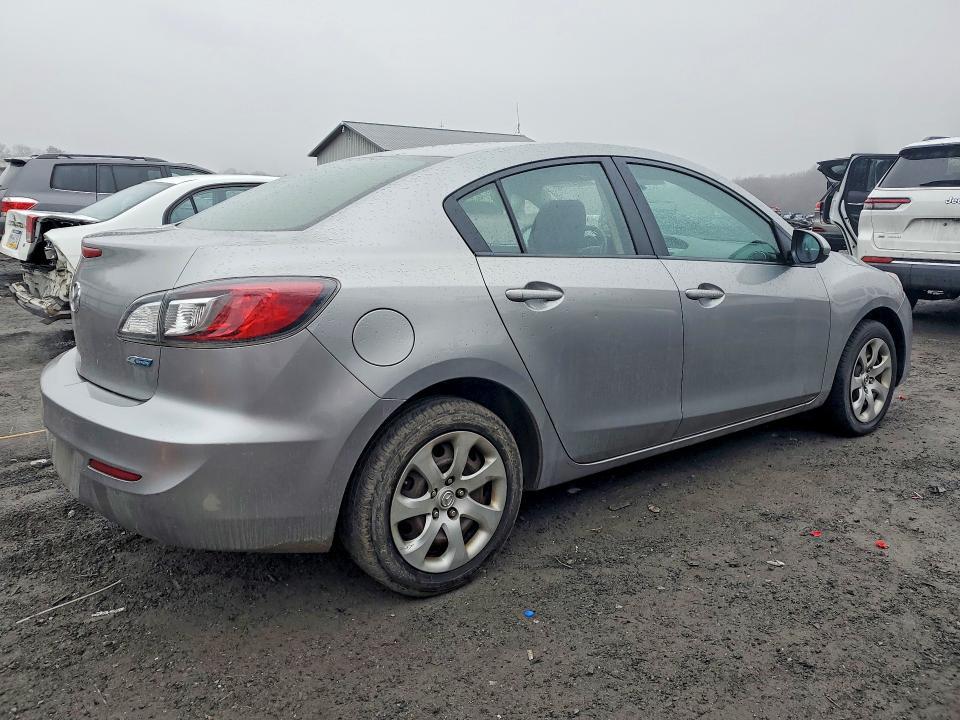 2013 Mazda 3 I