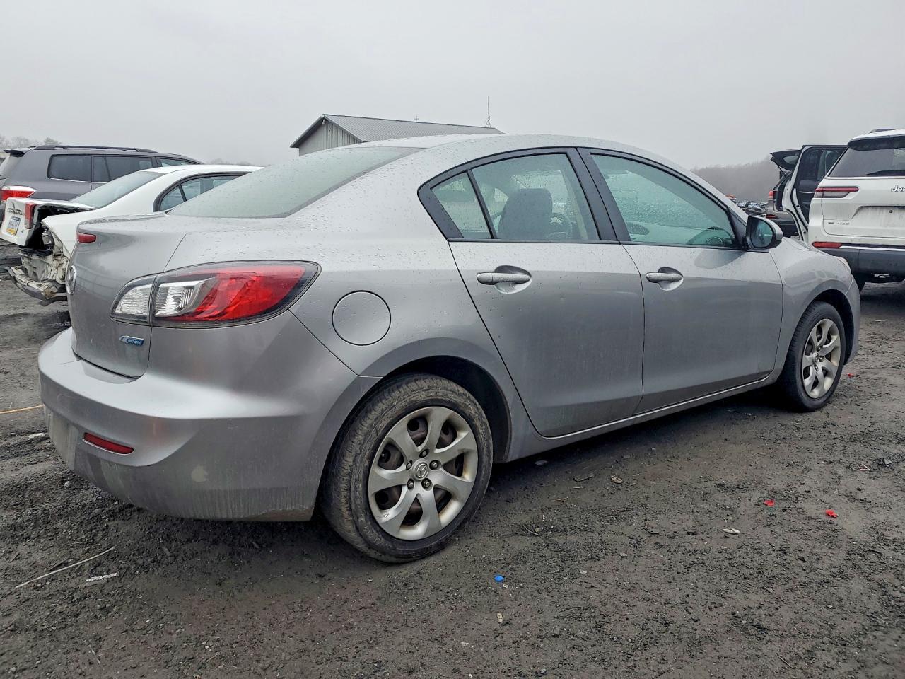 2013 Mazda 3 I
