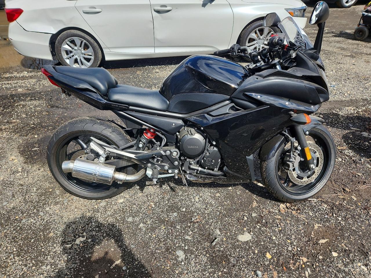 2009 Yamaha FZ6 R