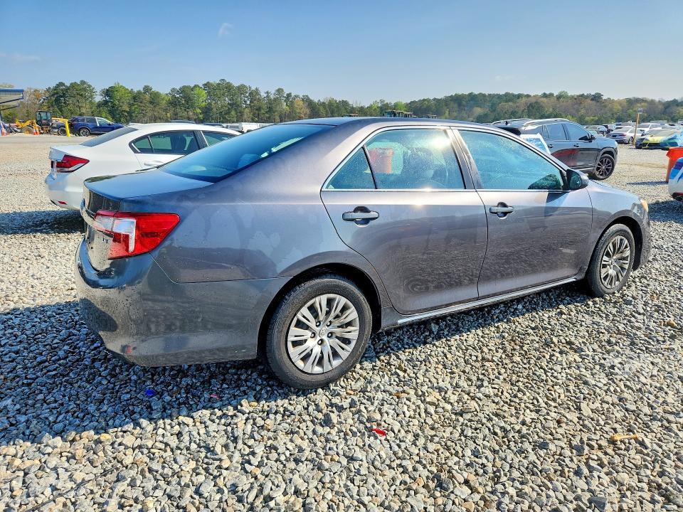 2013 Toyota Camry le
