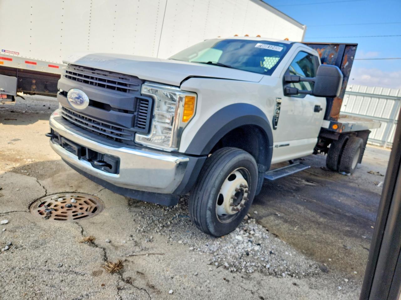2017 Ford F450 Super Duty Flatbed Truck