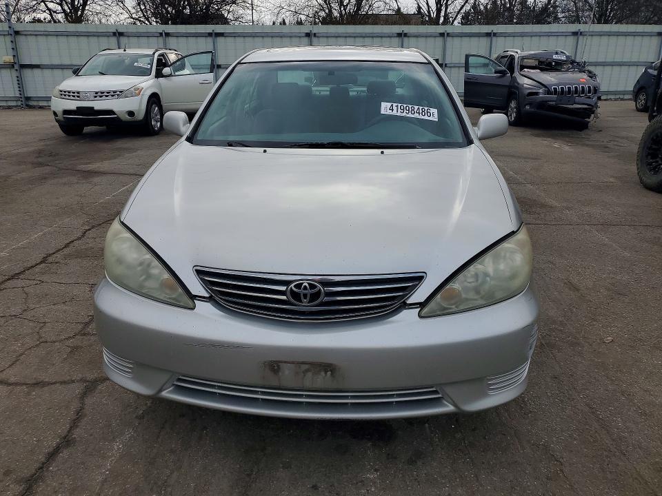 2006 Toyota Camry le