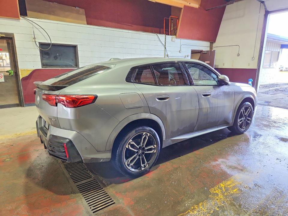 2025 BMW 2025 b m w x Series X2 4D suv 28I Xdrive Msport