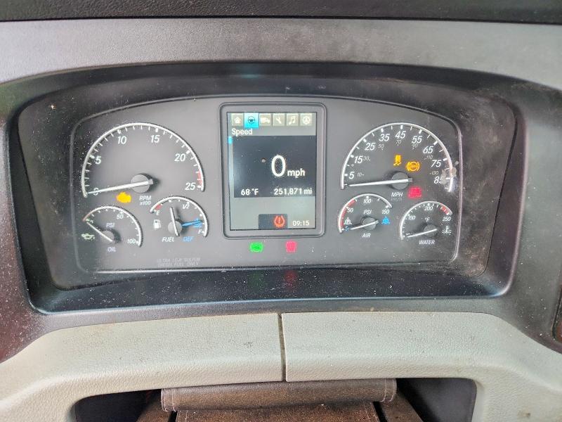 2020 Freightliner Cascadia 126 Semi Truck