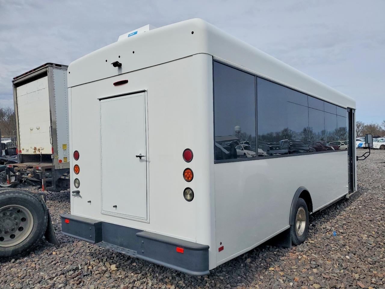 2017 Ford E450 Shuttle Bus